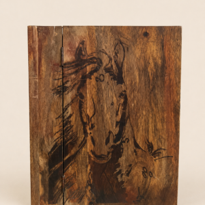 Engraving horse box